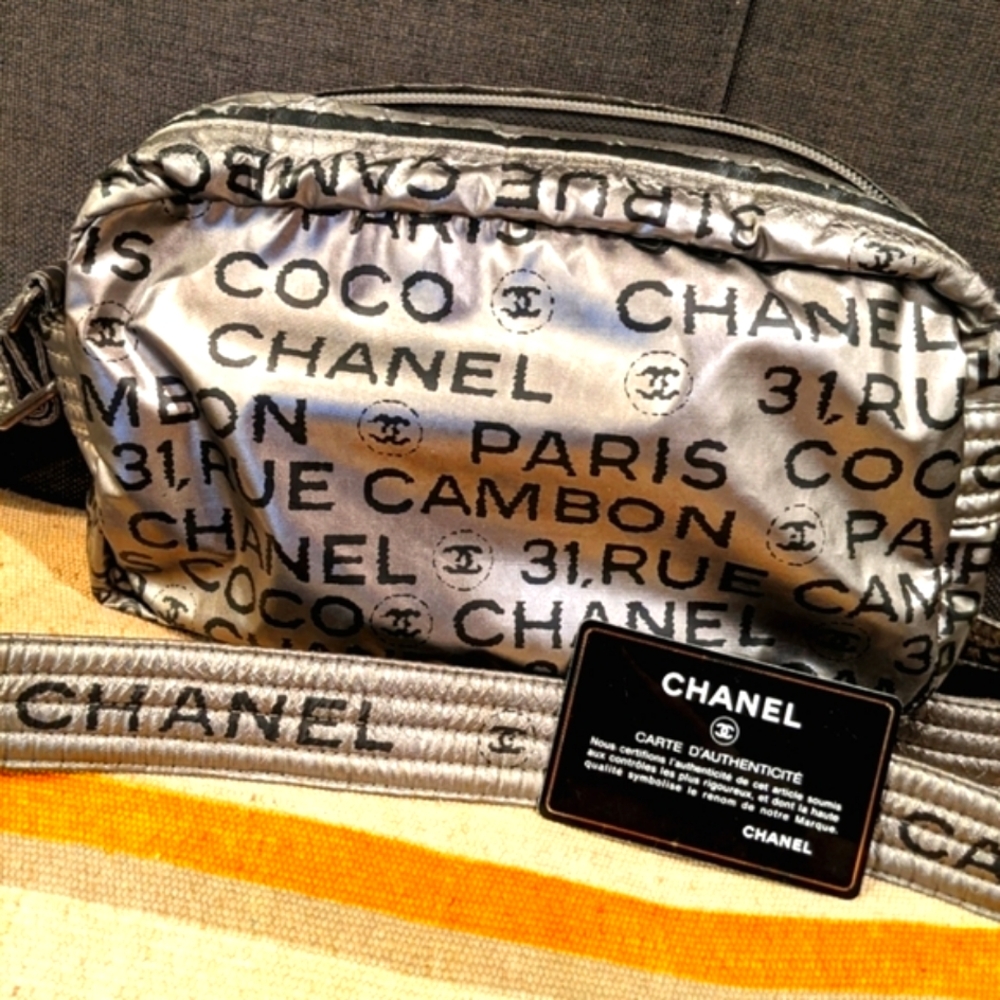Chanel Cambron 31 Rue Crossbody Bag EUC Vintage COS